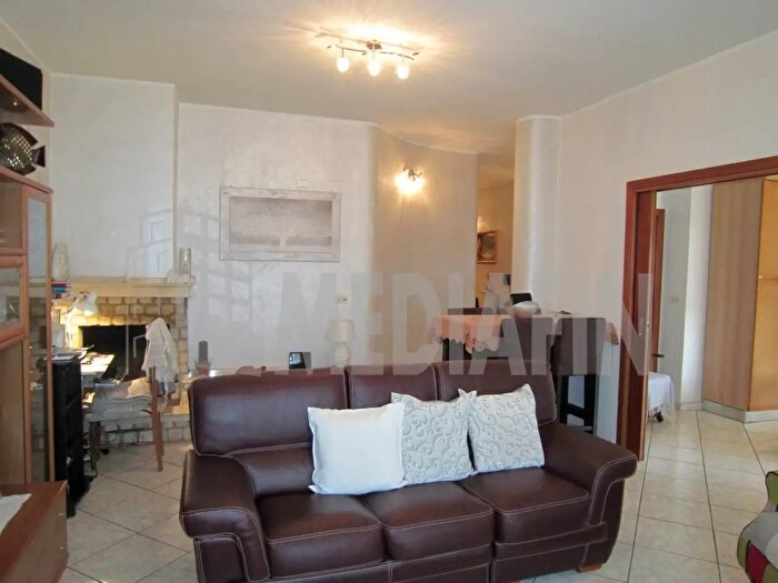 Appartamento con 6 locali in vendita in Via Madre Isabella De Rosis, CoriglianoRossano