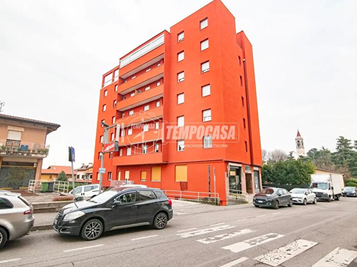 Appartamento trilocale in vendita in Via Marconi, Vaprio DAdda