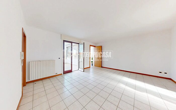 Casa quadrilocale in vendita in Via E Vanoni, Cavallino