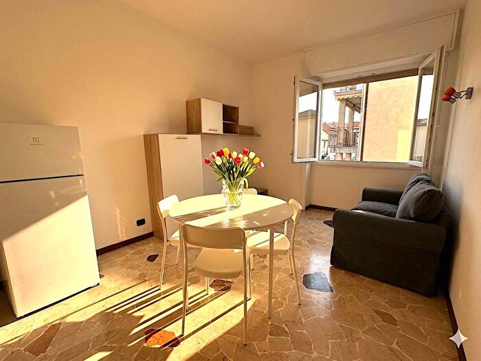 Appartamento trilocale in affitto in Viale Corsica, Argonne Corsica, Milano