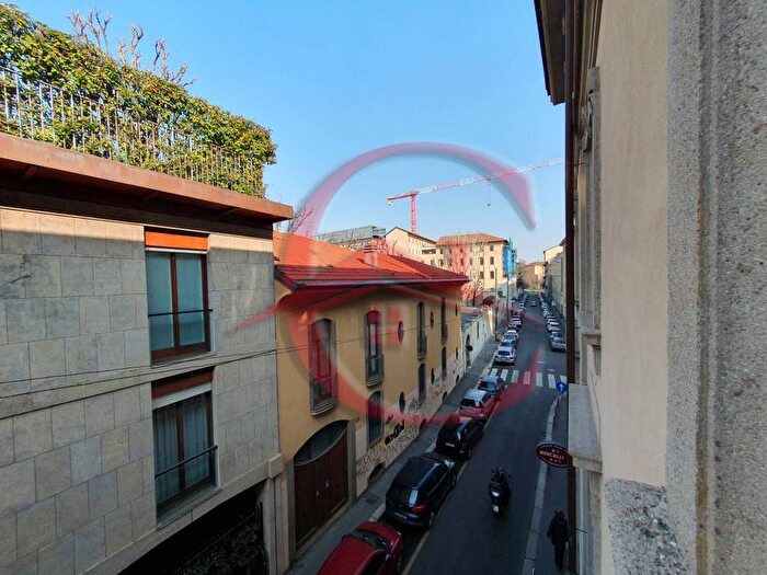 Appartamento quadrilocale in affitto in Quadronno Crocetta, Milano