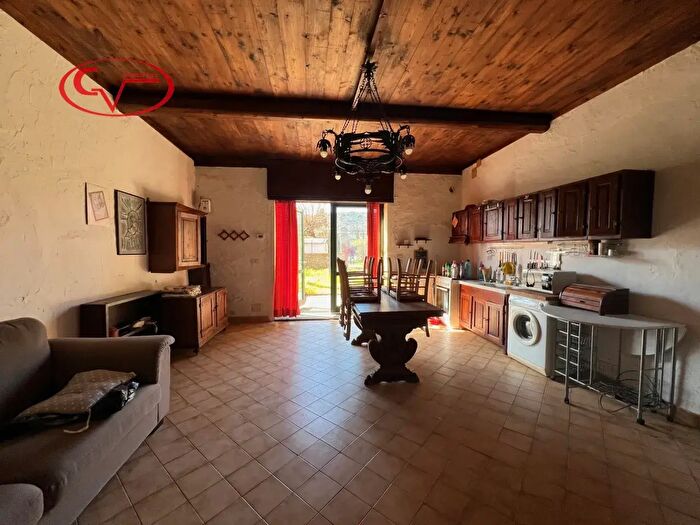 Appartamento trilocale in affitto in Pianacci, Bucine