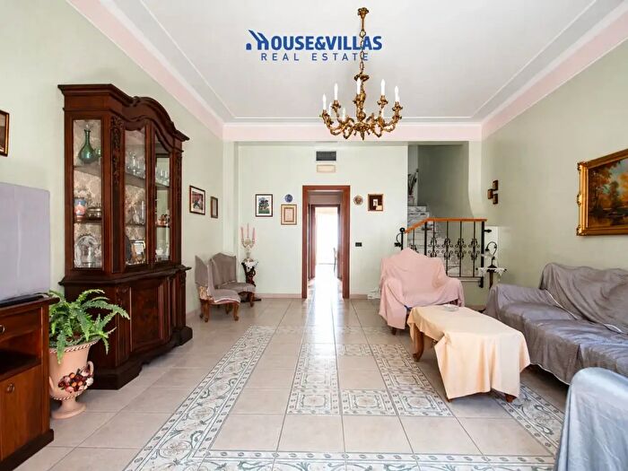 Casa trilocale in vendita in Via Goffredo Mameli, Avola