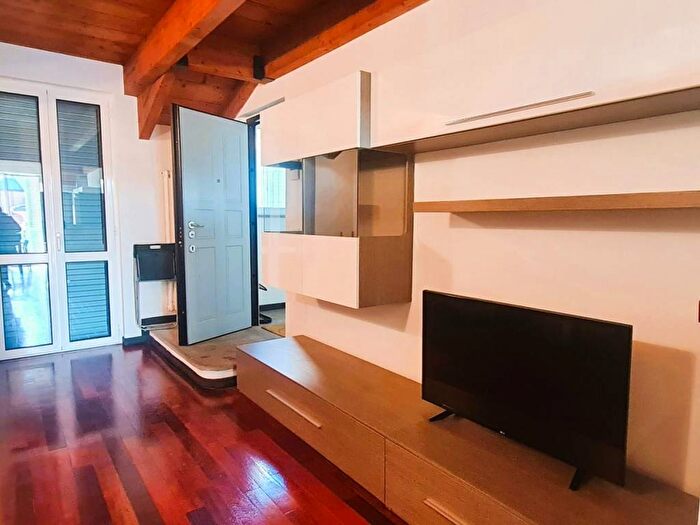 Appartamento trilocale in affitto in Via Principe Eugenio, Cenisio, Milano