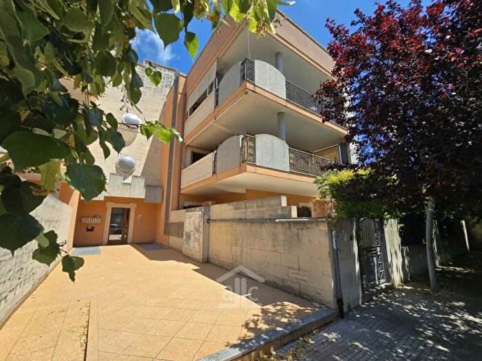 Appartamento trilocale in vendita in Via Donatello, Lecce