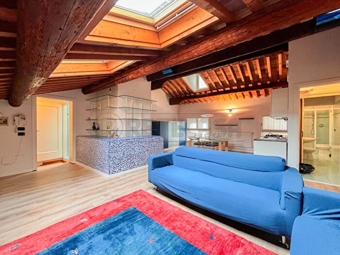 Appartamento trilocale in vendita in Contrà Santa Barbara, Vicenza