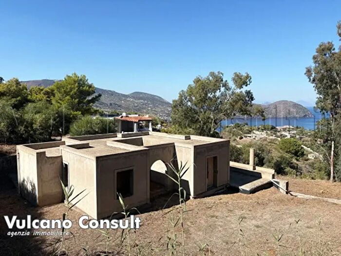 Casa con 6 locali in vendita in Contrada Capistello, Lipari