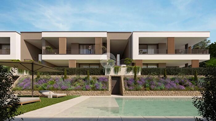 Appartamento trilocale in vendita in Via Roarlongo, Lazise