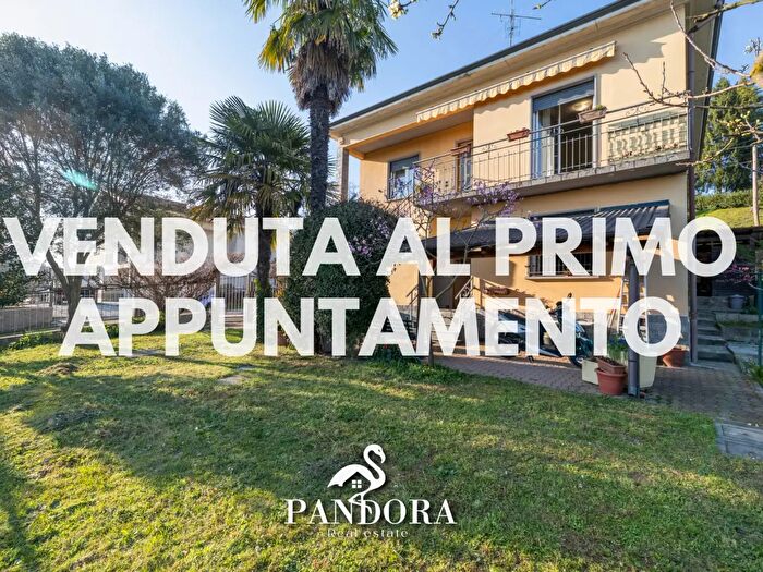 Casa in vendita in Via per Premezzo, Gallarate