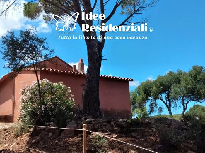 Casa con 7 locali in vendita in Capannaccia, Palau