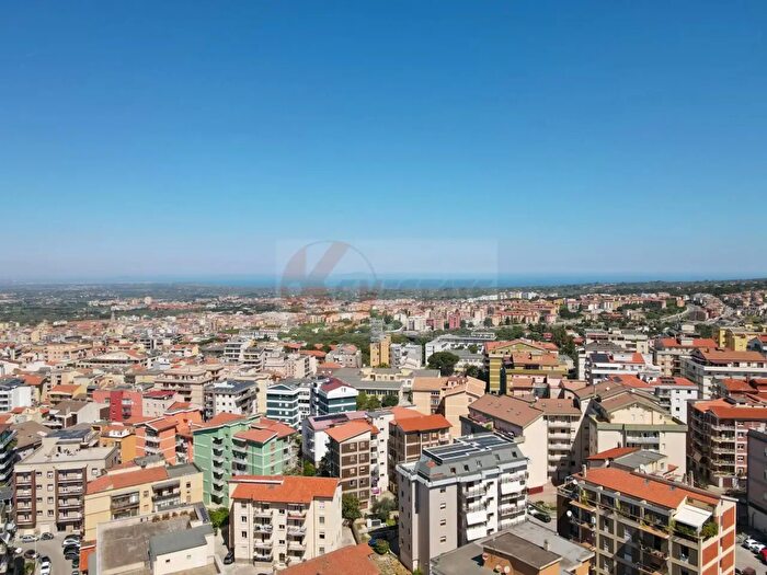 Appartamento con 6 locali in vendita in Via Dau, Sassari
