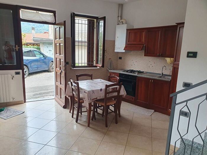 Appartamento bilocale in affitto in Laveno, LavenoMombello