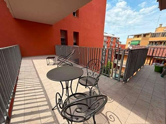 Appartamento con 5 locali in vendita in VIA EMILIA est, Centro Storico, Modena
