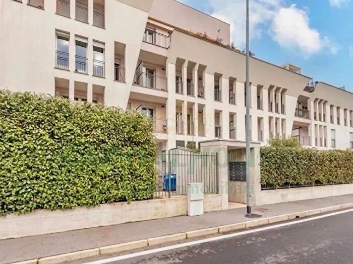 Appartamento quadrilocale in vendita in Via Montanara, Settimo Milanese