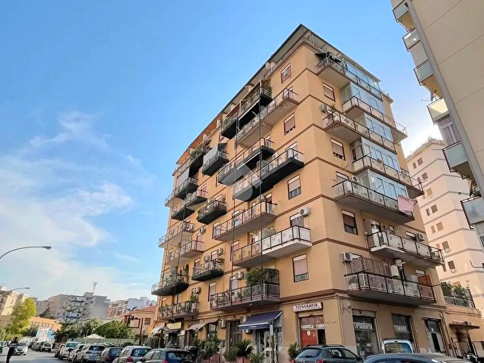 Appartamento quadrilocale in vendita in Via Mariano Accardo, Palermo