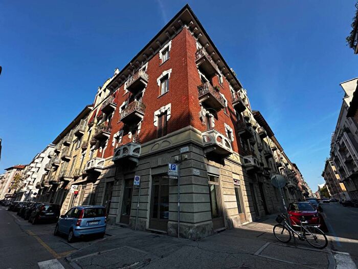 Casa con 5 locali in affitto in Via Pietro Giuria, San Salvario Dante, Torino