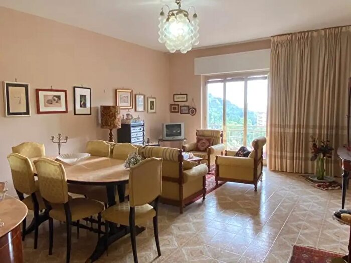 Appartamento quadrilocale in vendita in Viale Medaglie dOro, Modica