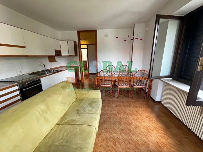 Appartamento trilocale in affitto in Via Volpi, Borgo Valsugana