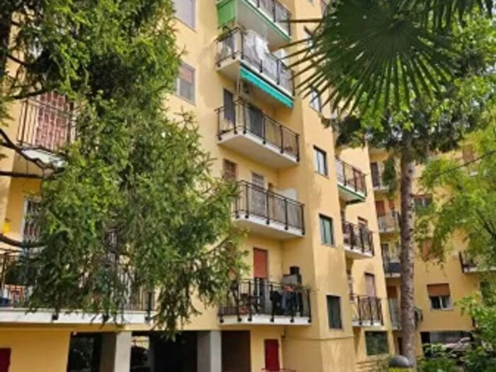 Appartamento trilocale in vendita in Via Martino Lutero, Milano