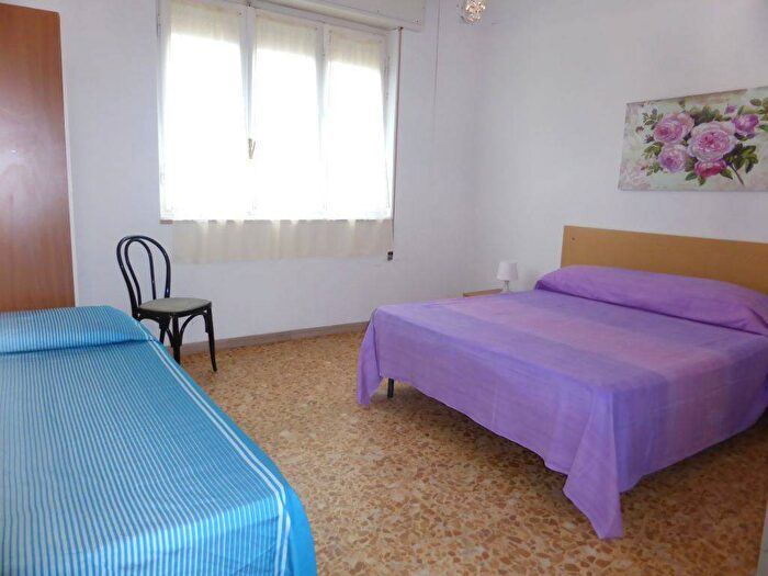 Appartamento quadrilocale in affitto in Viua Isola di Stromboli, Zona Nuova Pratoranieri, Follonica