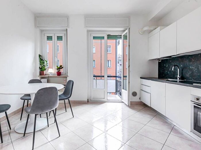 Appartamento trilocale in affitto in Via Torquato Taramelli, Maggiolina, Milano