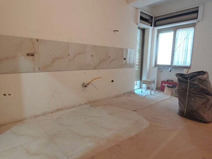 Appartamento trilocale in affitto in Via Salvador Dalì, Pianura, Napoli