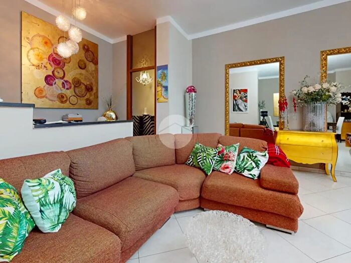 Appartamento trilocale in vendita in Viale Atleta, Seregno