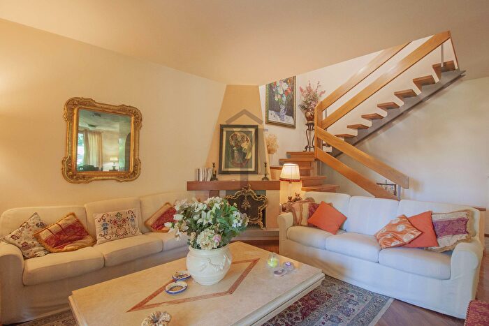 Casa con 10 locali in vendita in Albinea