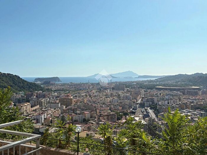 Appartamento con 6 locali in vendita in Via Alessandro Manzoni, Napoli