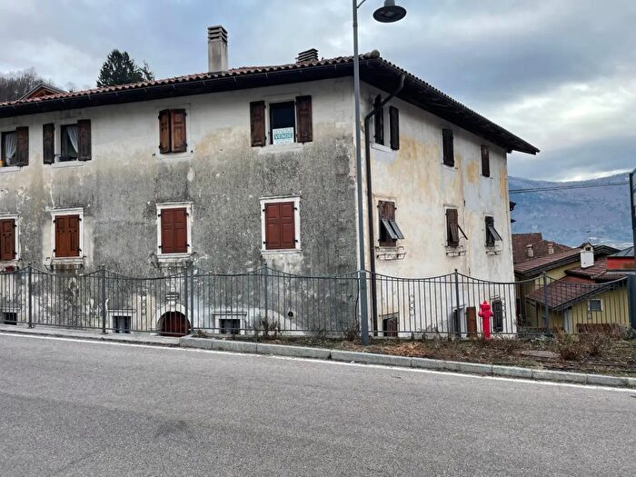 Appartamento con 7 locali in vendita in Via Zorzi, Stenico