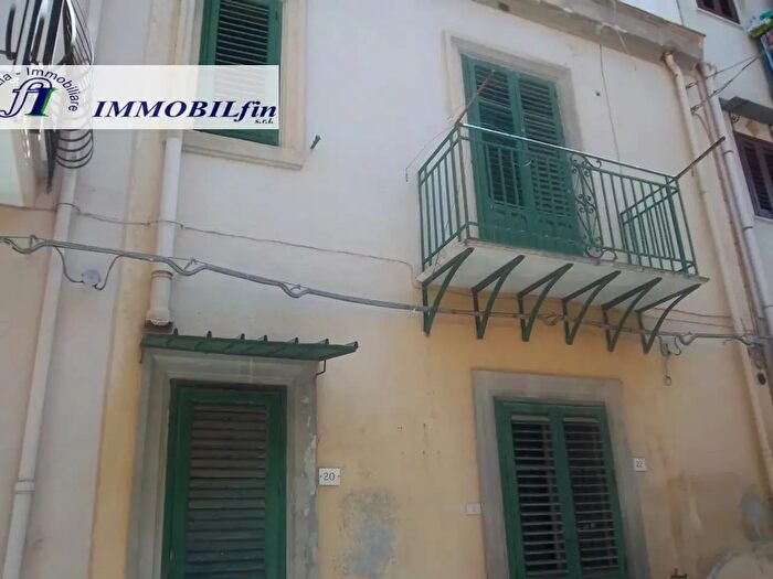 Casa trilocale in vendita in Via Tenente Ferrito, Villabate