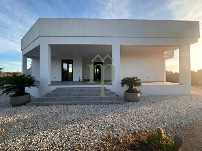 Casa con 5 locali in vendita in Via Lucantonio Resta, Mesagne