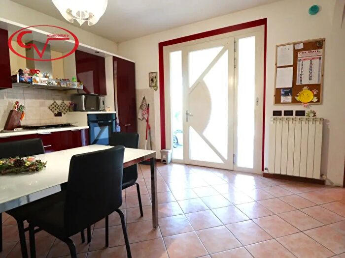 Appartamento bilocale in vendita in Via Trento, Loro Ciuffenna