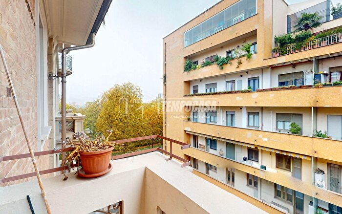 Appartamento quadrilocale in vendita in Via Giuseppe Vernazza, Torino