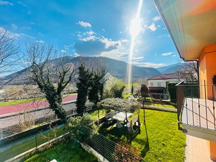 Appartamento con 6 locali in vendita in Via Torino, Lanzo Torinese