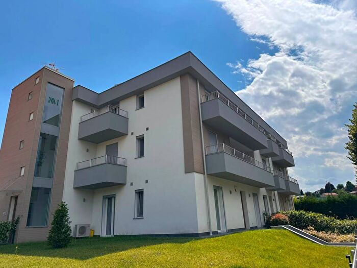 Appartamento trilocale in affitto in Via Camillo Benso di Cavour, Sirone