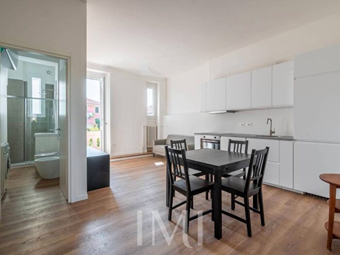 Appartamento trilocale in affitto in Via Emilio Gola, Navigli Darsena, Milano