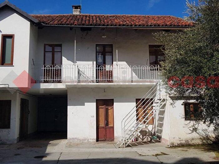 Appartamento trilocale in affitto in via castello, Centro, Frossasco