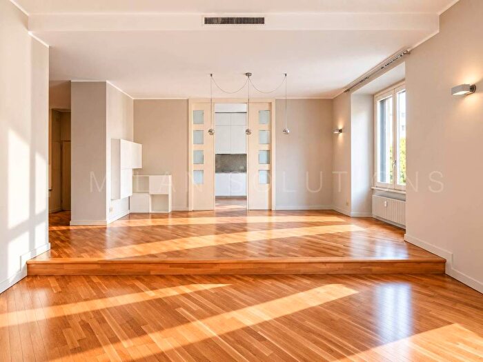Appartamento con 5 locali in affitto in via Ippolito Nievo, Sempione, Milano
