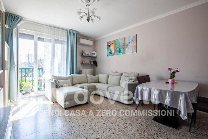 Appartamento con 5 locali in vendita in Via Privata Paternò, Milano