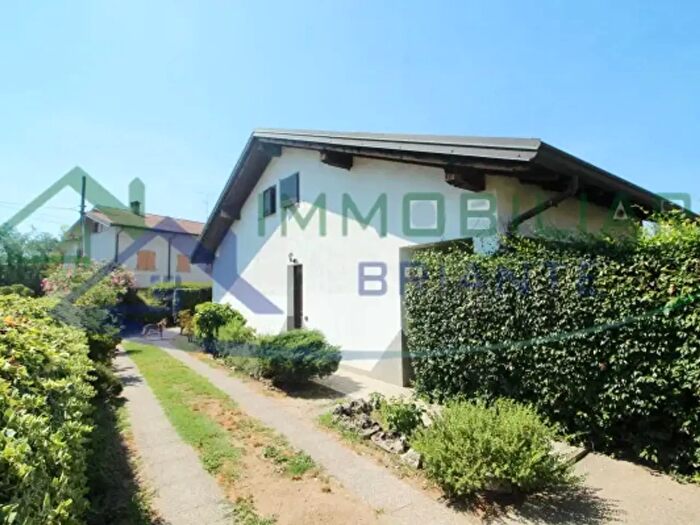 Casa trilocale in vendita in Via delle Margherite, Vergiate