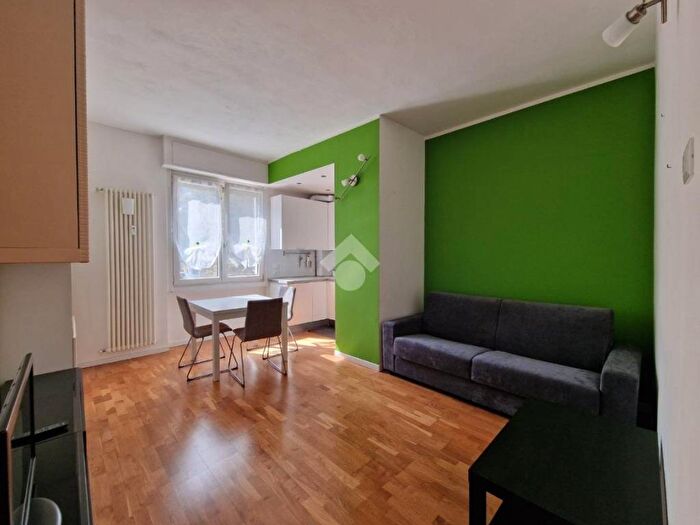 Appartamento bilocale in affitto in Via dell'Allodola, Inganni, Milano