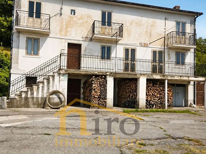 Casa con 9 locali in vendita in Localita Casale Iuliis, Gamberale