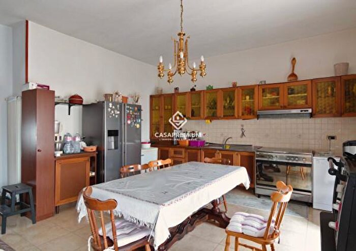 Appartamento con 6 locali in vendita in Via Beniamino Gigli, Acerra