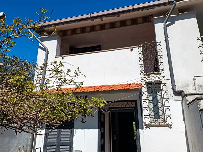 Casa con 6 locali in vendita in Via Svezia, Pomezia