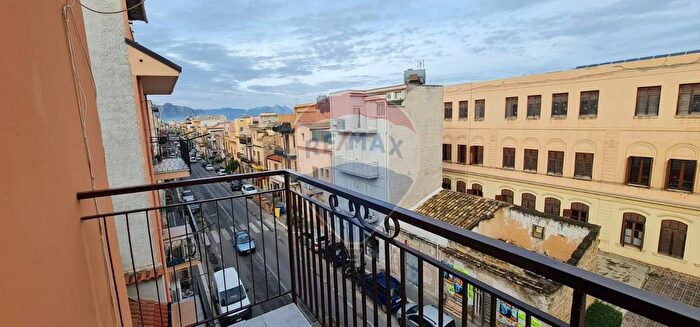 Appartamento con 5 locali in vendita in Ficarazzi