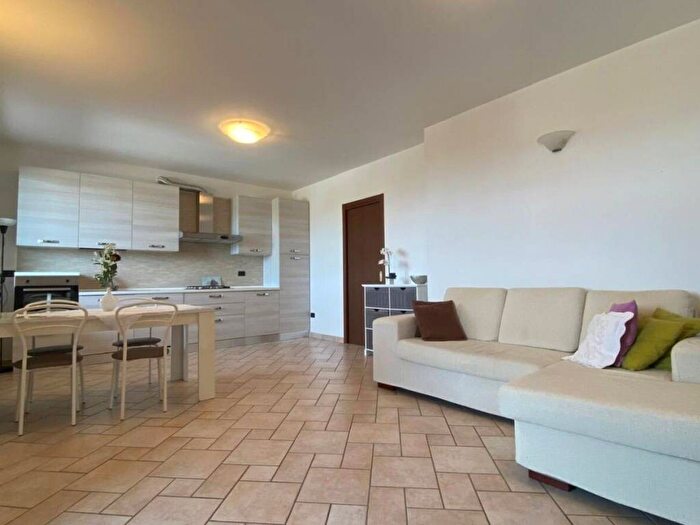 Appartamento bilocale in affitto in Via Arginelli, Castello, Puegnago sul Garda