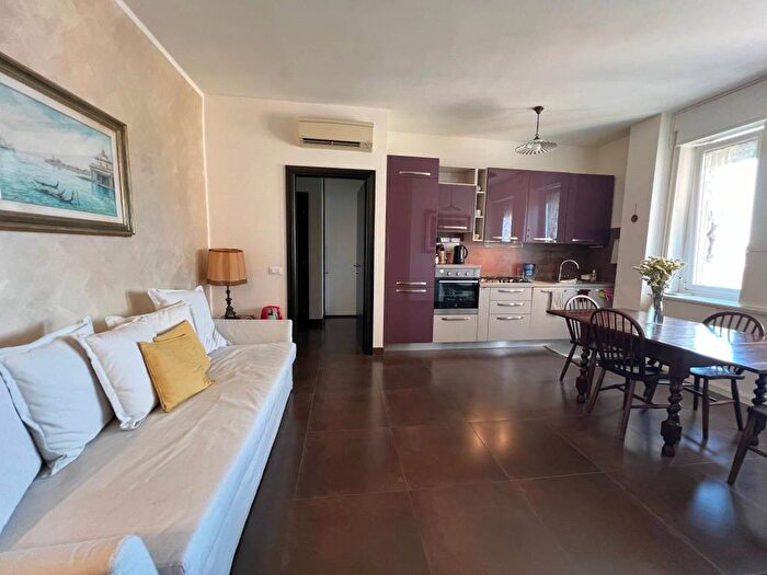 Appartamento bilocale in affitto in Via Lepontina, Farini, Milano