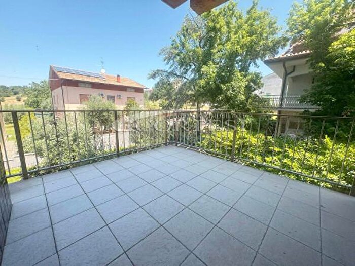 Appartamento trilocale in vendita in Via Buzzo, Mondavio