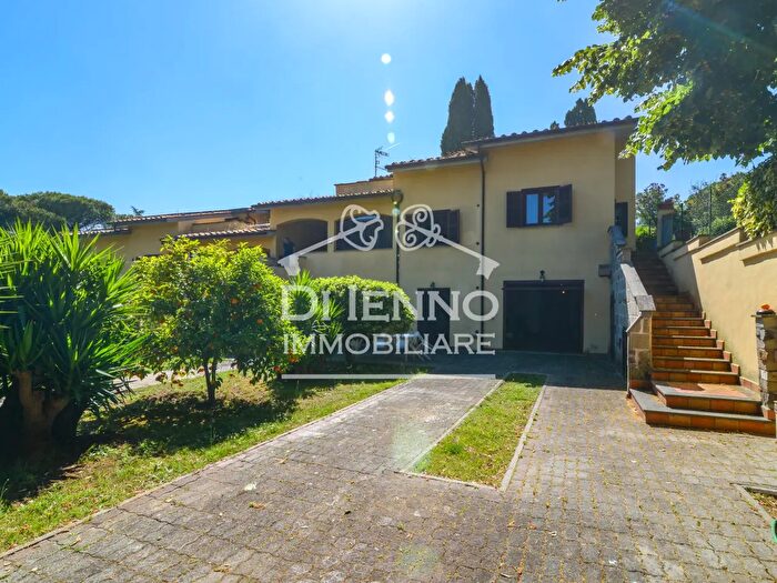 Casa con 12 locali in vendita in Via delle Mimose, Sacrofano